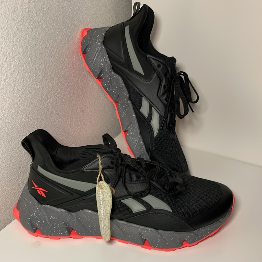 ✨NEW ✨Reebok Zig Dynamica Men’s Gray/Black Running Sneaker Shoes